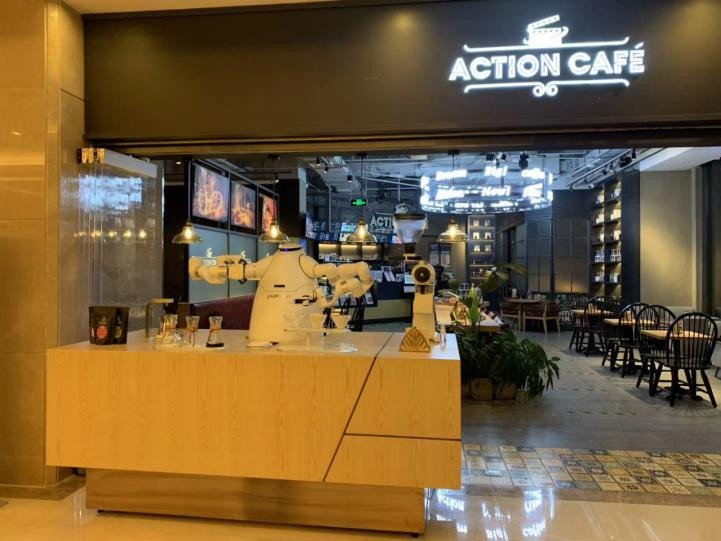 La máquina del fabricante de café del robot 60 tazas que el centro comercial hace vierte sobre la limpieza automática del café