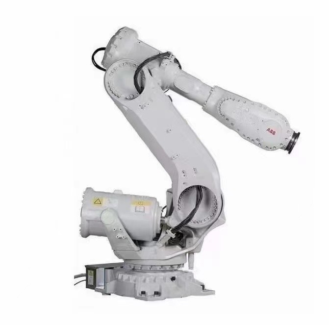 Proceso de dispensación del brazo del robot de ABB IRB 6700 ABB de la línea de la batería 3 metros