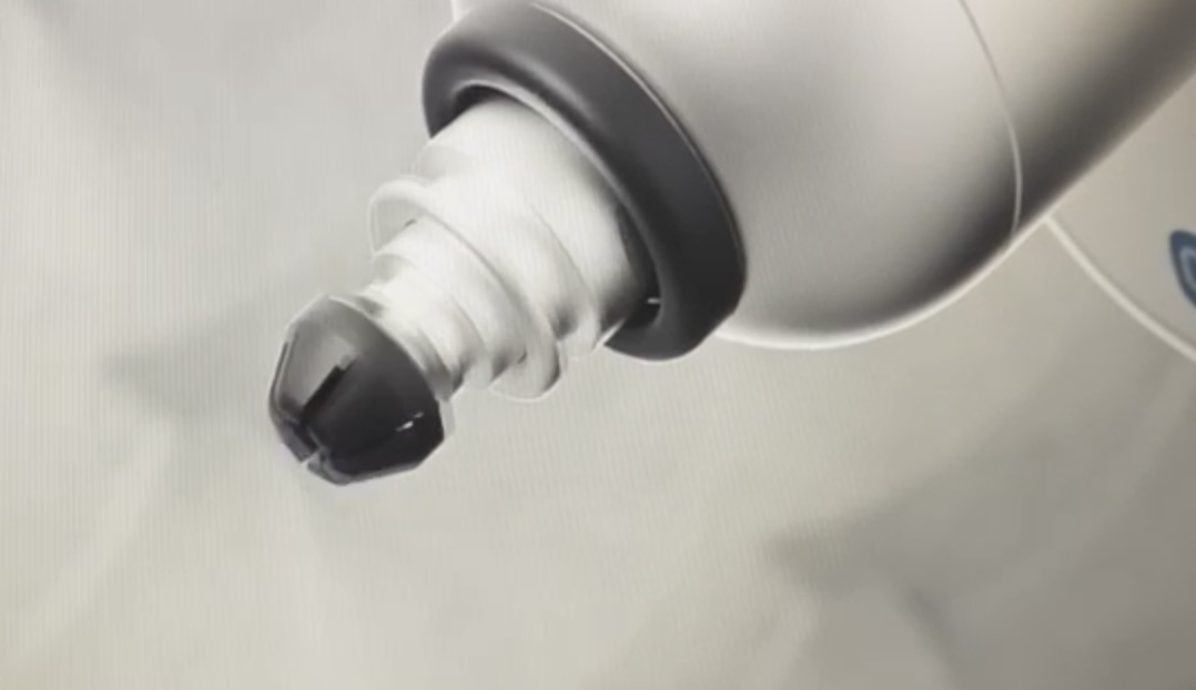 Máquina robótica de la fijación de tornillo del destornillador del robot del brazo usando el motor sin cepillo eléctrico integrado de DC