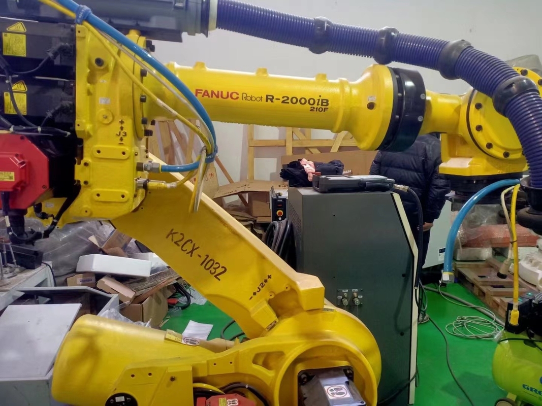 Brazo del robot del graduado de Fanuc 165F industrial con el palmo de brazo Estupendo-largo de la carga útil 165kg de 2655m m