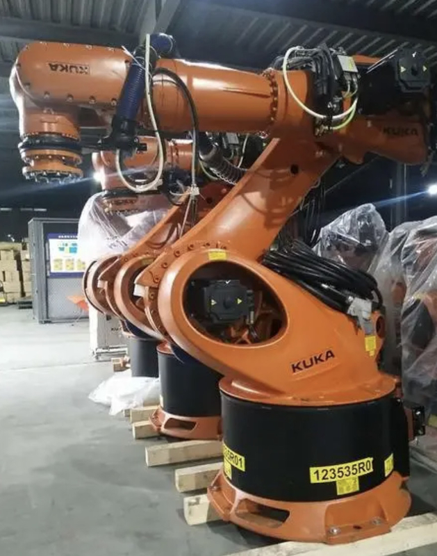 Brazo del robot del Kr 500 6 AXIS de Kuka para los componentes pesados grandes de fabricación de la manija 500kg