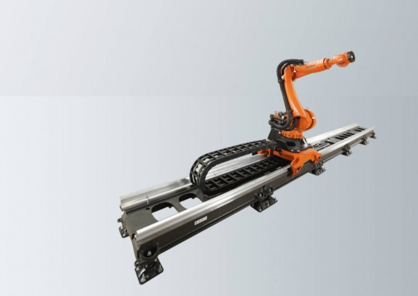 El robot resistente grande sigue los carriles de guía en el proceso mecánico Abb rápido simple Irbt