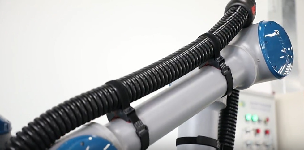 El vestido robótico del robot de Abb embala los accesorios a la soldadura por puntos que maneja los paquetes de la tubería de CPP SDP