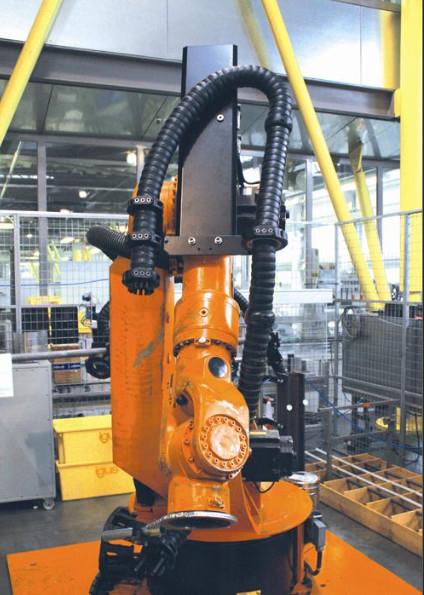 El vestido del robot del cable embala la manguera acanalada reforzada es desgaste resistente ULTRAVIOLETA - resistente