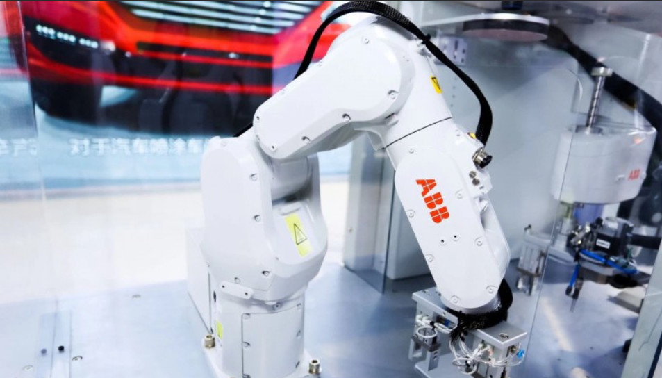 El brazo del robot de Seis-AXIS Abb que talla formando el robot de IRB 8700 está empaletando fábricas automotrices de soldadura