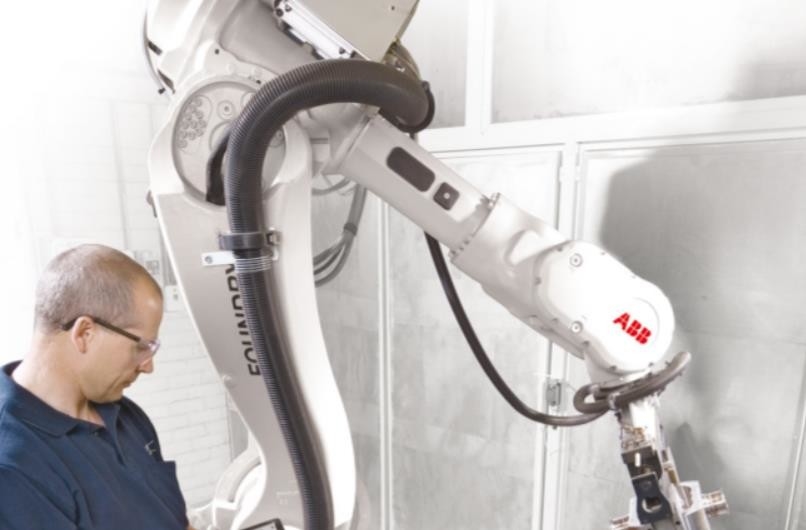 Rocíe el brazo multi del robot de Abb para la carga de acero de soldadura 650kg IRB 7600 de carbono