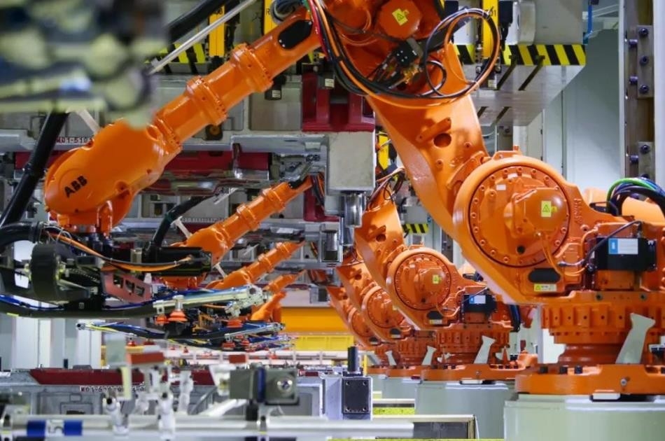 Rocíe el brazo multi del robot de Abb para la carga de acero de soldadura 650kg IRB 7600 de carbono