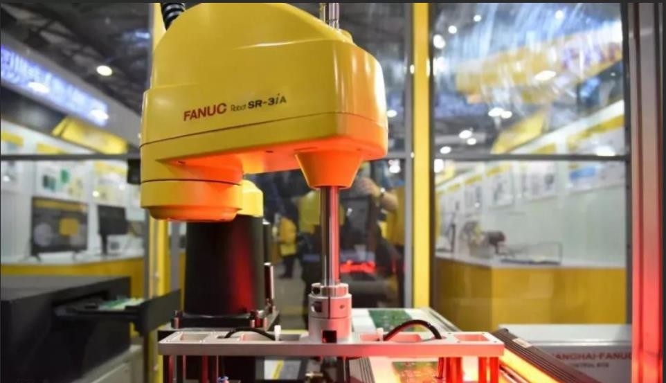 Representación visual baja del precio del brazo del robot de Fanuc de la solución que sigue para el objeto al azar desordenado