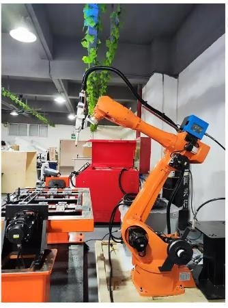 máquina que suelda del laser de AXIS de la fibra 2000W de laser de soldadura del sistema automático 6 del robot para el aluminio del metal