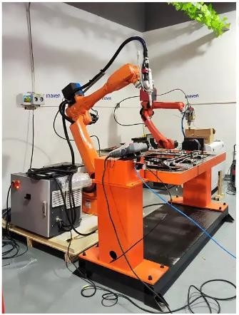 máquina que suelda del laser de AXIS de la fibra 2000W de laser de soldadura del sistema automático 6 del robot para el aluminio del metal