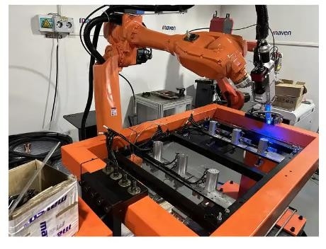máquina que suelda del laser de AXIS de la fibra 2000W de laser de soldadura del sistema automático 6 del robot para el aluminio del metal