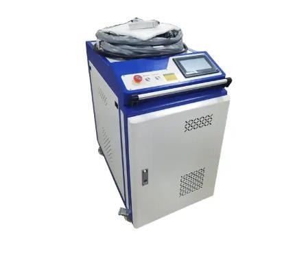Corte de acero inoxidable automático del amo de la mano del robot de la soldadora de laser del punto que limpia 3 en 1 2000w