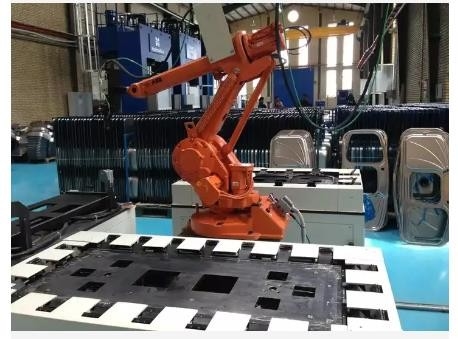 Brazo del robot del sistema ABB Kuka Fanuc 6 AXIS del robot de soldadura de laser de la fibra   Profundidad 0.04-6m m