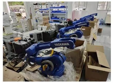 Máquina industrial AR1440 del robot de la soldadura al arco del tubo de AXIS del sistema 6 del robot de soldadura de laser de Yaskawa