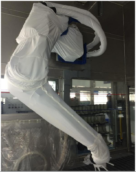 Resistencia superficial 10 8Ω Coberturas de armadura robótica personalizadas para el modelo y la acción del robot