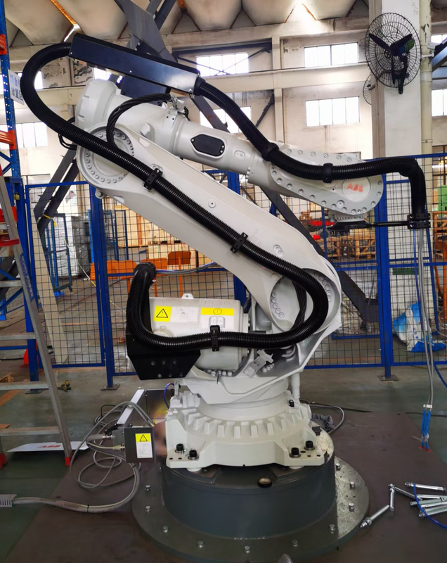 Paquete de vestuario para robots aplicable a KUKA/YASKAWA en el sector de la cosmética y del taller de soldadura por puntos