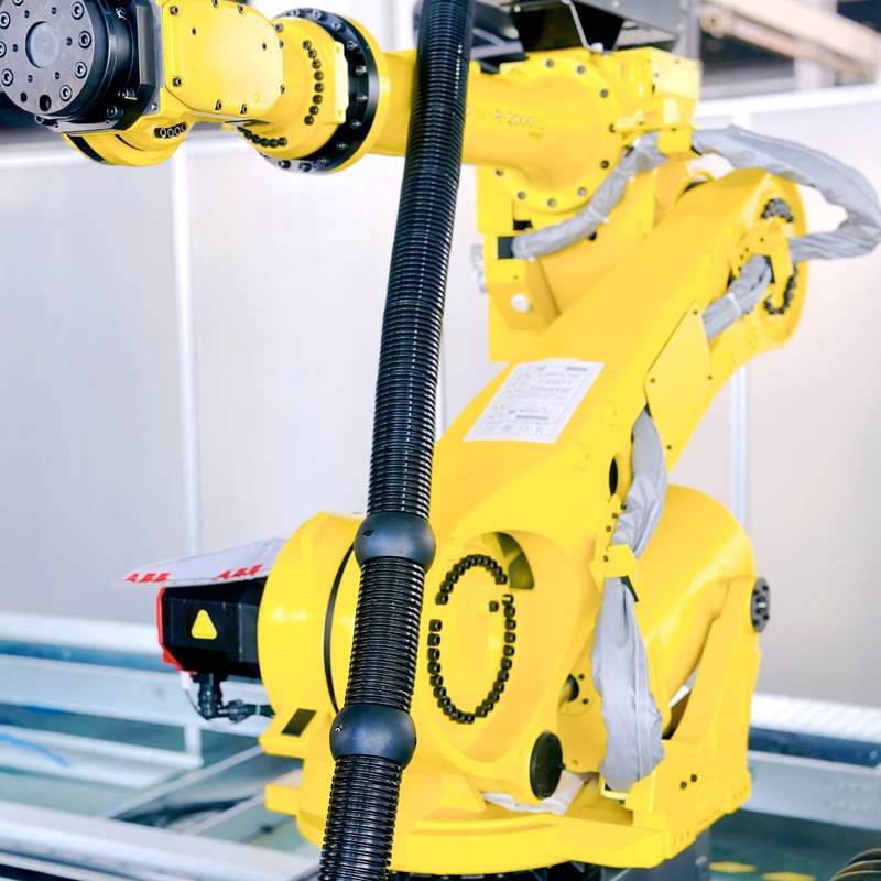 Paquete de ropa para robots industriales con 1 - 6 Ejes Líneas de embalaje de ubicación para los empalmes modelo M50
