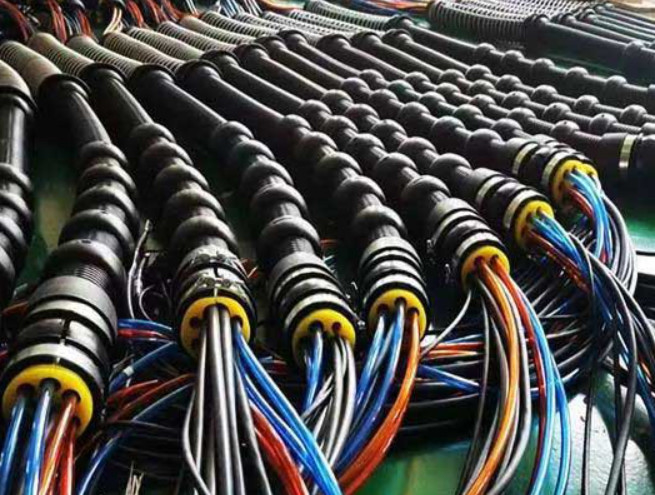 Forma y modo de instalación de la caja de expansión de barra recta de la vía integrada del cable del robot