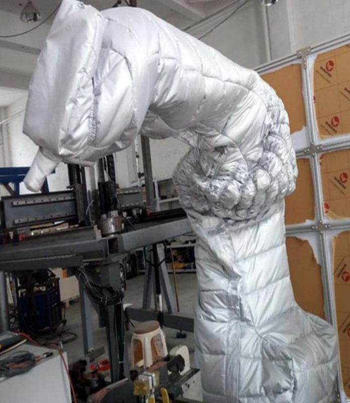 Las cubiertas de protección de robots de poliuretano impermeables para ABB FANUC KUKA YASKAWA UR en diversos entornos
